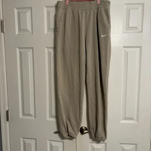 Nike Tan Sweatpants Joggers - Picture 2 of 6